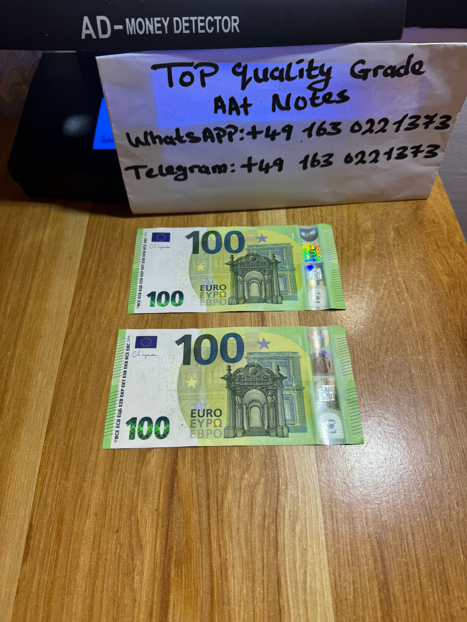 Counterfeit €100 Euro Bills